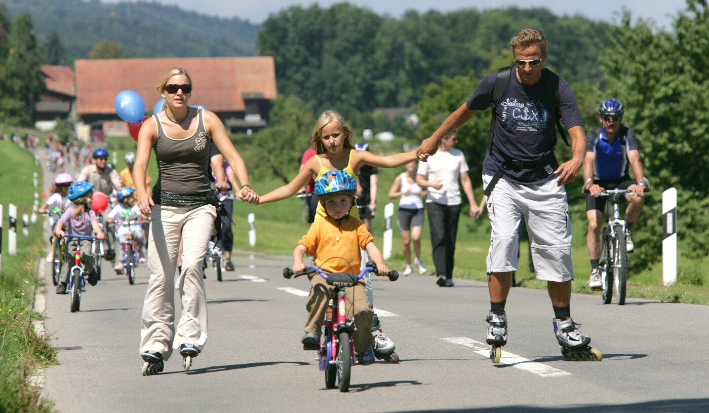 Mami, Papi, Kind und Kegel (Bild: Archiv)